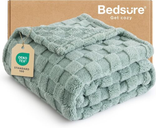 Bedsure Sage Green Throw Blanket for Couch – Checkered Fleece Blankets for Women Girls, Cute Soft Cozy Throw for Bedroom Decor Gifts, 50×60 Inches